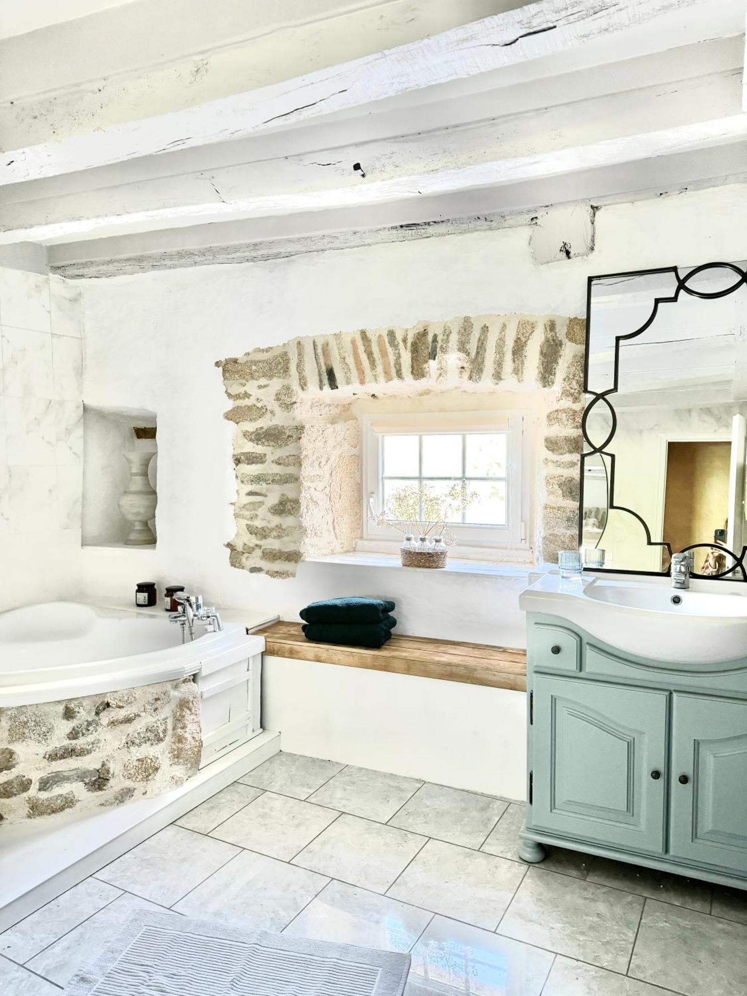Manoir Medieval Art Deco - Logis Des 3 Artistes Sevremont المظهر الخارجي الصورة