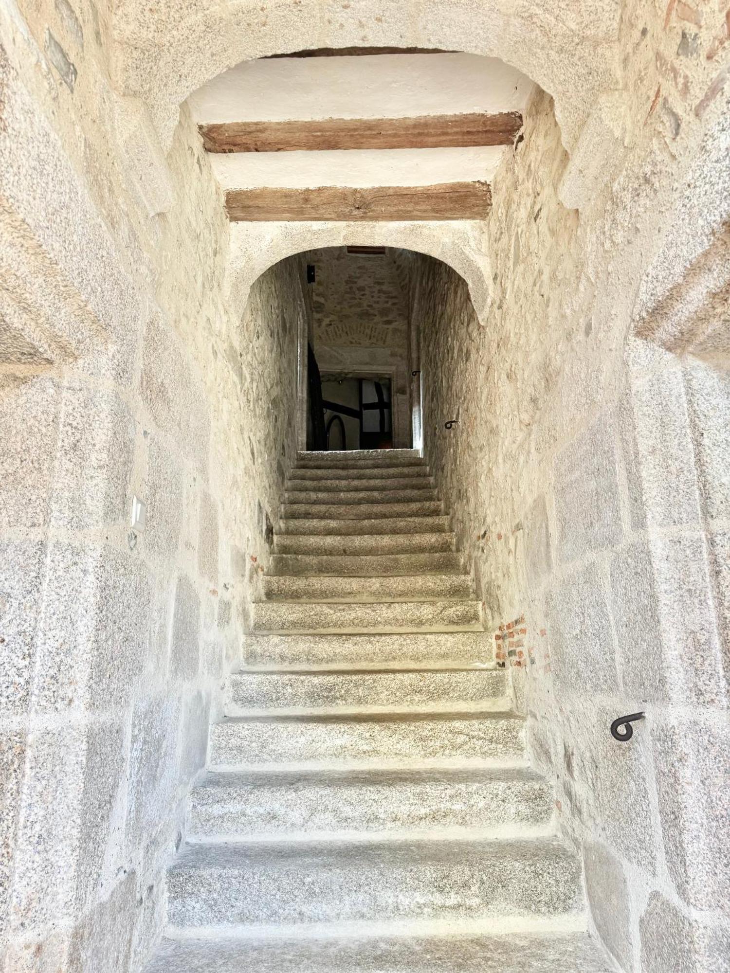 Manoir Medieval Art Deco - Logis Des 3 Artistes Sevremont المظهر الخارجي الصورة