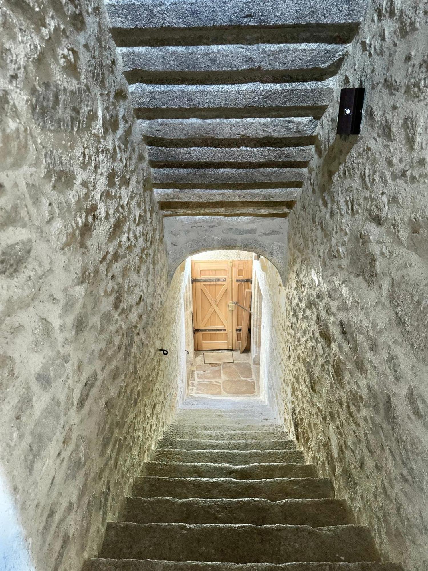 Manoir Medieval Art Deco - Logis Des 3 Artistes Sevremont المظهر الخارجي الصورة