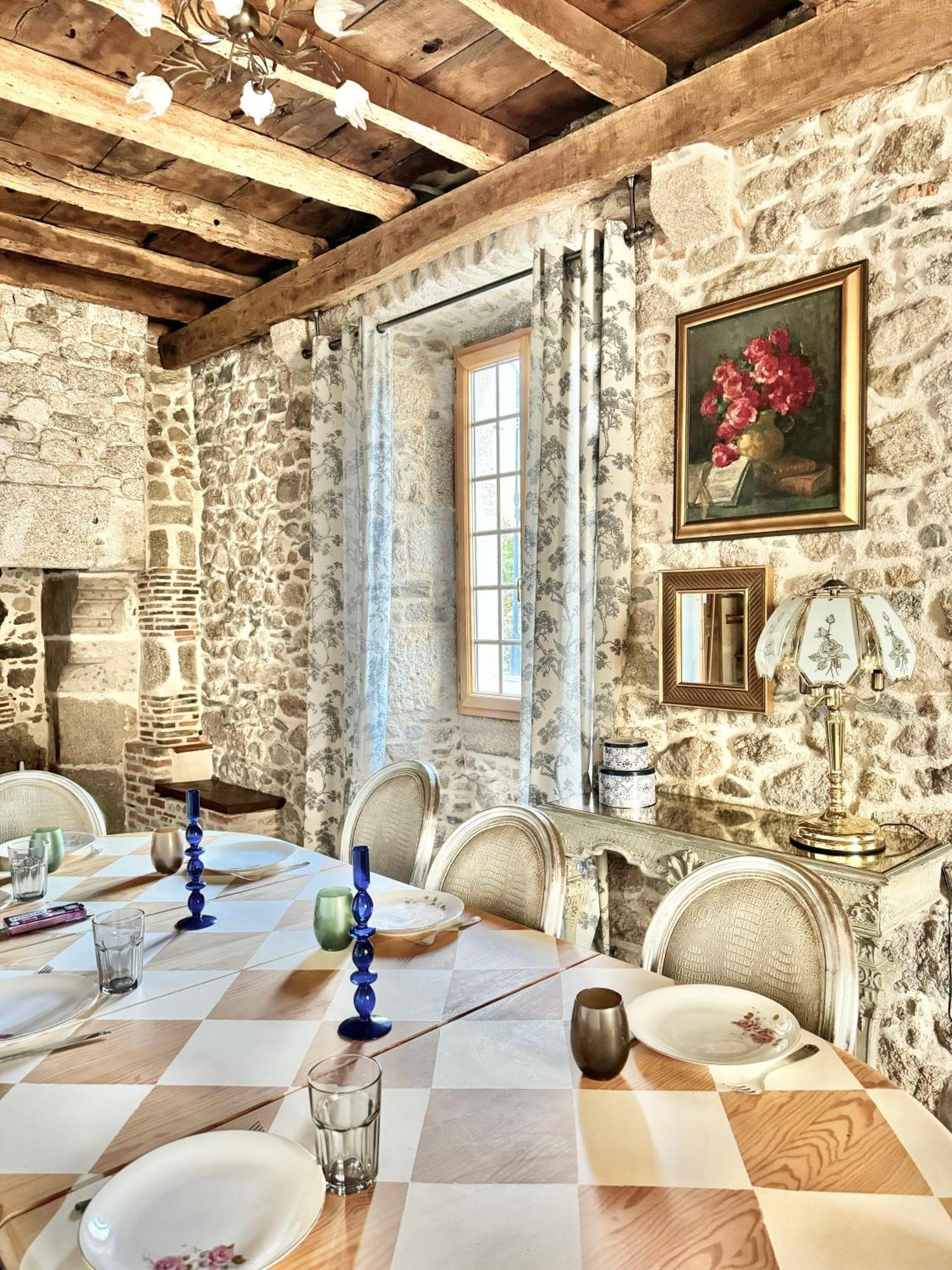 Manoir Medieval Art Deco - Logis Des 3 Artistes Sevremont المظهر الخارجي الصورة