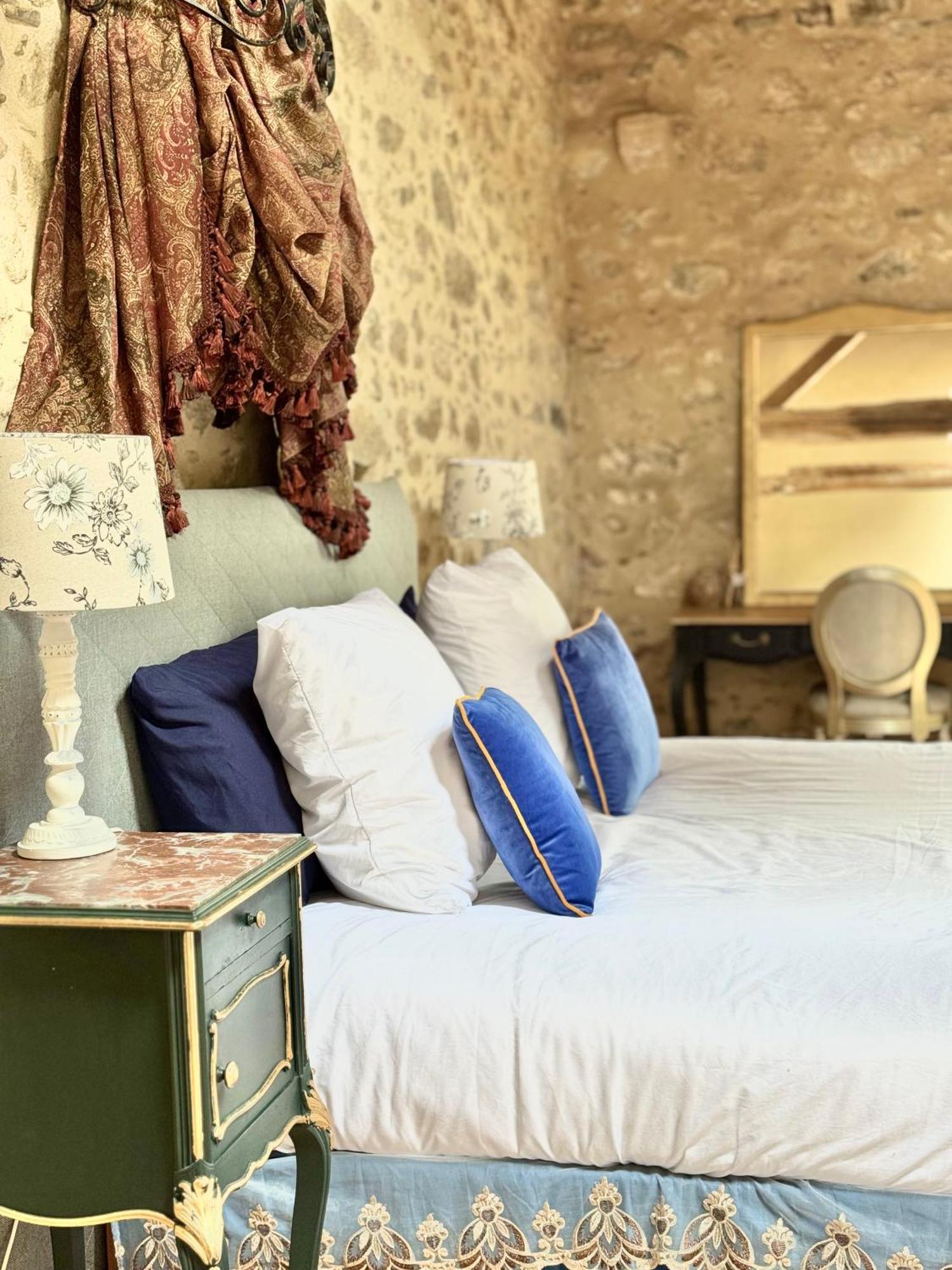 Manoir Medieval Art Deco - Logis Des 3 Artistes Sevremont المظهر الخارجي الصورة